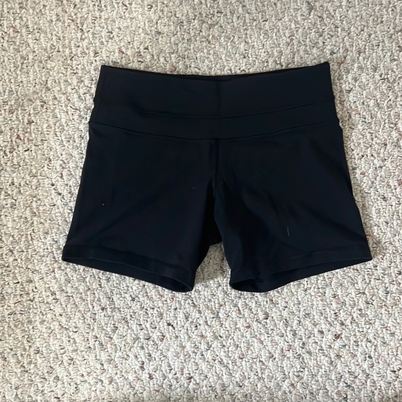 Lulu Lemon 4” Inseam Shorts - Picture 1 of 2
